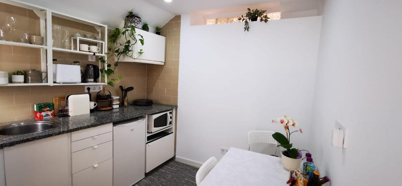 Quarto Duplo Com Kitchenette, Wc E Patio Privativo Apartment Corroios Ngoại thất bức ảnh