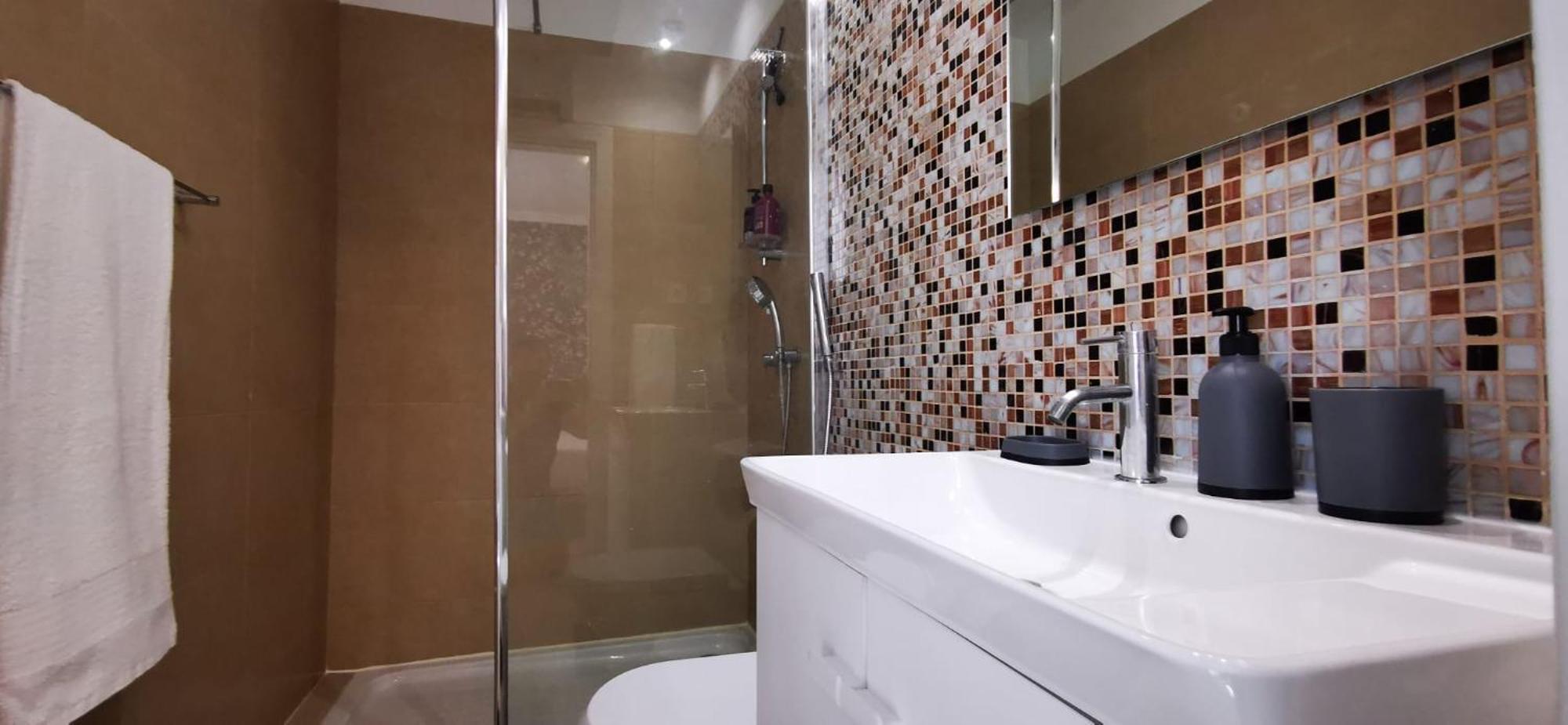 Quarto Duplo Com Kitchenette, Wc E Patio Privativo Apartment Corroios Ngoại thất bức ảnh