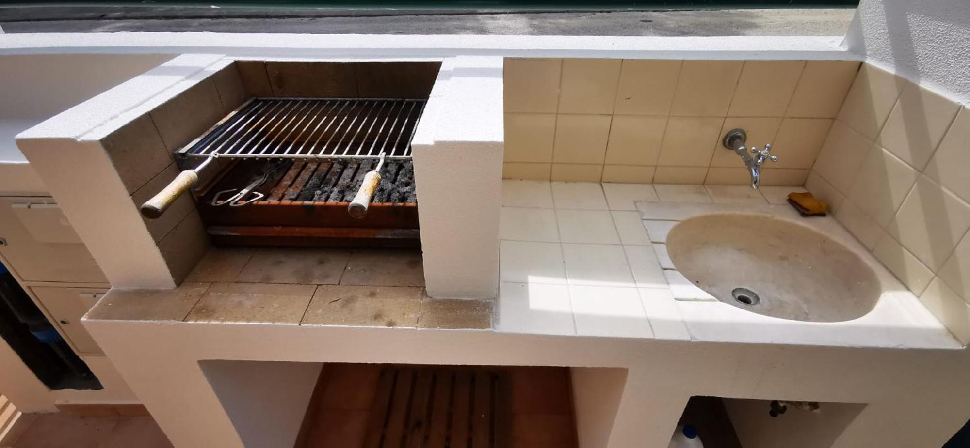 Quarto Duplo Com Kitchenette, Wc E Patio Privativo Apartment Corroios Ngoại thất bức ảnh